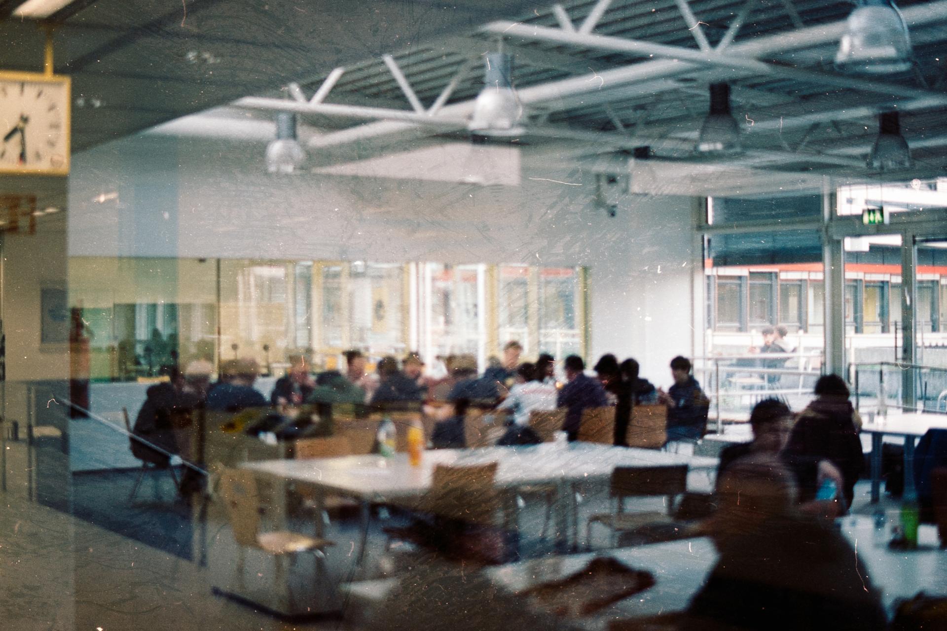 Thumbnail /2023 Comps/Bremium/bremen tisch far awayt.jpg